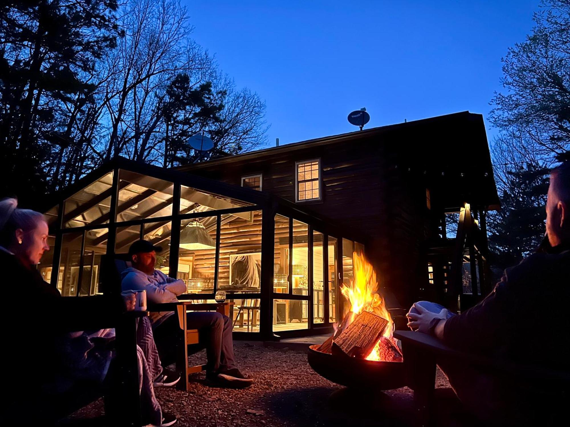 Glass Cabin Eureka Springs Eksteriør billede